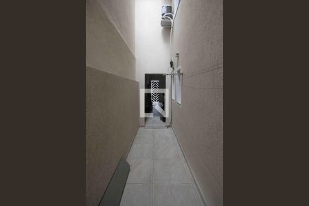 Corredor de casa para alugar com 3 quartos, 198m² em Vila Sao Nicolau, São Paulo