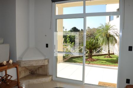 Sala de casa de condomínio para alugar com 4 quartos, 380m² em São Paulo Ii, Cotia