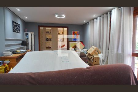 Sala 2 de casa para alugar com 4 quartos, 274m² em Medianeira, Porto Alegre