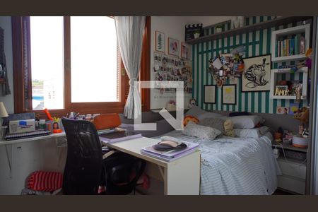 Suite 1 de casa para alugar com 4 quartos, 274m² em Medianeira, Porto Alegre