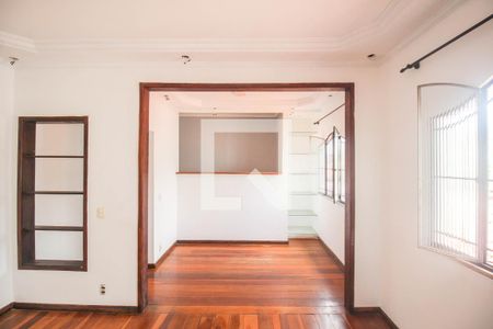Sala de casa para alugar com 2 quartos, 100m² em Parque Residencial Guadalajara, Nova Iguaçu