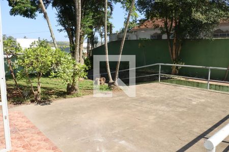 Casa para alugar com 3 quartos, 277m² em Jardim Arabutan, Embu das Artes