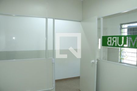 Casa para alugar com 3 quartos, 277m² em Jardim Arabutan, Embu das Artes