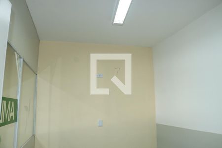 Casa para alugar com 3 quartos, 277m² em Jardim Arabutan, Embu das Artes