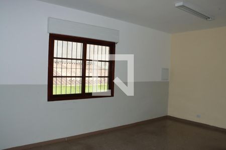 Casa para alugar com 3 quartos, 277m² em Jardim Arabutan, Embu das Artes