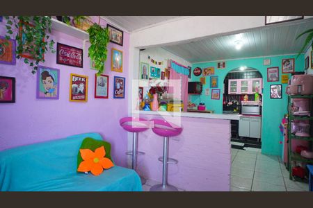 Sala  de casa à venda com 3 quartos, 100m² em Coronel Aparicio Borges, Porto Alegre