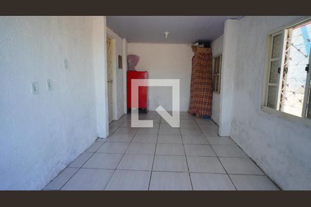 Garagem de casa à venda com 3 quartos, 100m² em Coronel Aparicio Borges, Porto Alegre
