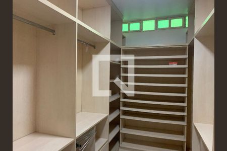 Closet da suíte de casa à venda com 5 quartos, 350m² em Rondônia, Novo Hamburgo