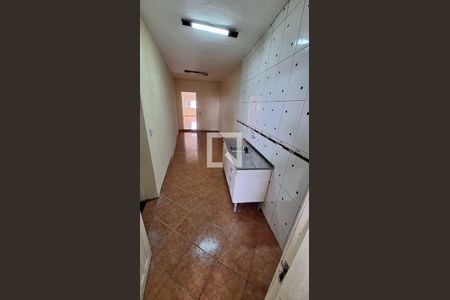 Casa à venda com 4 quartos, 307m² em Km 18, Osasco