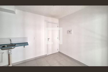 Apartamento para alugar com 2 quartos, 34m² em Parque Industrial Tomas Edson, São Paulo