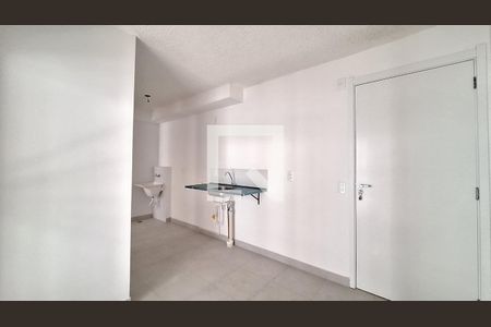 Apartamento para alugar com 2 quartos, 34m² em Parque Industrial Tomas Edson, São Paulo