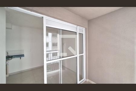 Apartamento para alugar com 2 quartos, 34m² em Parque Industrial Tomas Edson, São Paulo