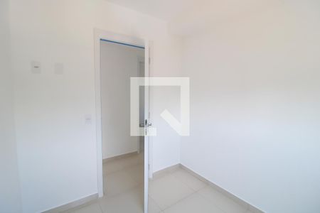 Quarto  de apartamento para alugar com 3 quartos, 56m² em Jardim Santo Antoninho, São Paulo