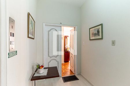 Corredor de apartamento para alugar com 3 quartos, 147m² em Vila Buarque, São Paulo