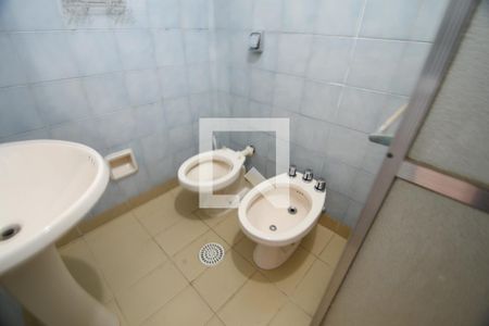 Banheiro de apartamento à venda com 1 quarto, 70m² em Botafogo, Campinas