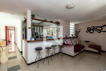 Sala 1 de casa à venda com 2 quartos, 190m² em Alípio de Melo, Belo Horizonte