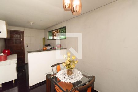 Casa2 - Cozinha de casa à venda com 6 quartos, 200m² em Água Branca, Contagem