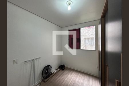 Quarto 2 de apartamento para alugar com 2 quartos, 42m² em Santos Dumont, São Leopoldo