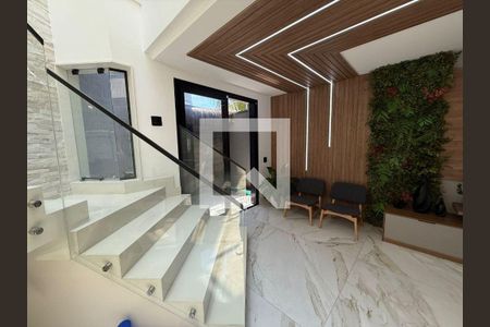 Casa à venda com 3 quartos, 209m² em Camboinhas, Niterói