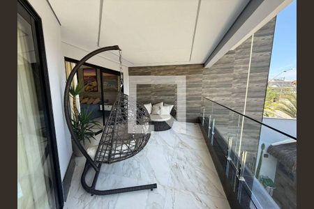 Casa à venda com 3 quartos, 209m² em Camboinhas, Niterói