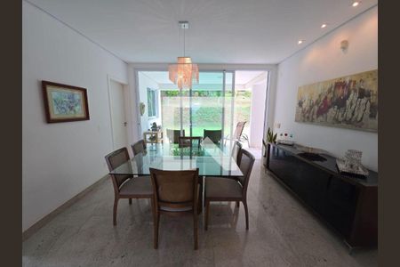 Casa à venda com 3 quartos, 320m² em Jardim Serrano, Nova Lima