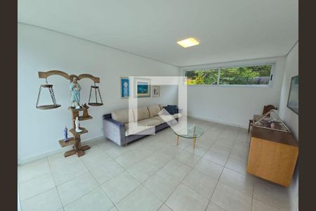 Casa à venda com 3 quartos, 320m² em Jardim Serrano, Nova Lima