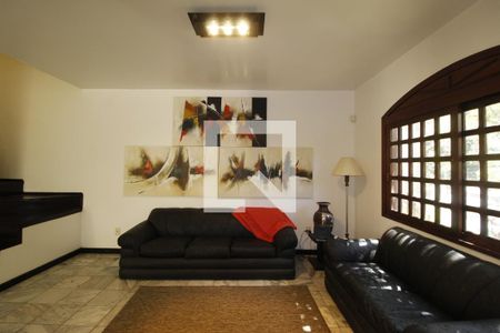 Sala de casa à venda com 5 quartos, 321m² em Jardim Sabará, Porto Alegre