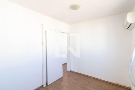 Quarto 1 de apartamento para alugar com 2 quartos, 46m² em Cosmos, Rio de Janeiro