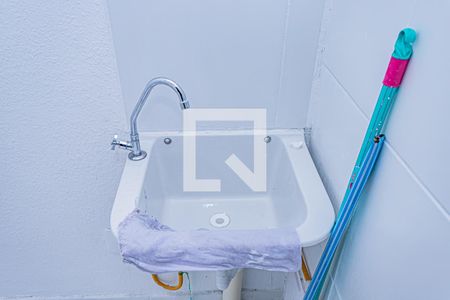 Sala, cozinha e área de serviço de apartamento para alugar com 2 quartos, 32m² em Vila Pereira Cerca, São Paulo