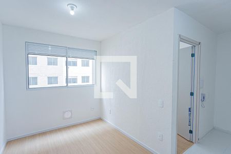 Sala, cozinha e área de serviço de apartamento para alugar com 2 quartos, 32m² em Vila Pereira Cerca, São Paulo