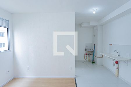 Sala, cozinha e área de serviço de apartamento para alugar com 2 quartos, 32m² em Vila Pereira Cerca, São Paulo