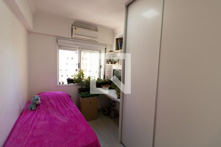 Quarto 1 de apartamento à venda com 3 quartos, 67m² em Santo Antônio, Porto Alegre