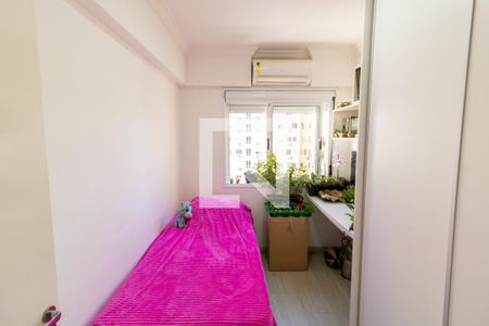 Quarto 1 de apartamento à venda com 3 quartos, 67m² em Santo Antônio, Porto Alegre