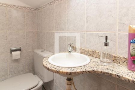 Lavabo de casa para alugar com 4 quartos, 154m² em Guarujá, Porto Alegre