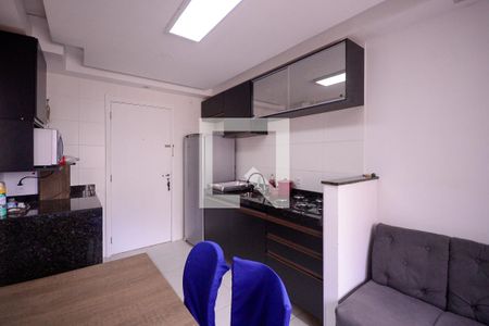 Sala/Cozinha  de apartamento à venda com 2 quartos, 32m² em Parque Fongaro, São Paulo