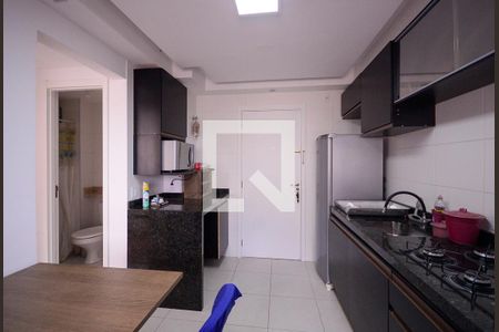 Sala/Cozinha  de apartamento à venda com 2 quartos, 32m² em Parque Fongaro, São Paulo