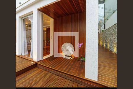 Casa à venda com 3 quartos, 1000m² em Pacaembu, São Paulo