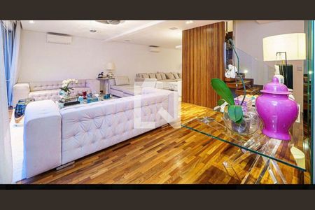 Casa à venda com 3 quartos, 1000m² em Pacaembu, São Paulo