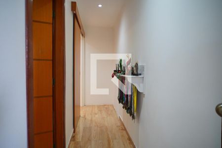 Corredor  de casa à venda com 3 quartos, 277m² em Jardim Sabará, Porto Alegre