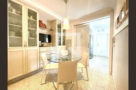 Apartamento à venda com 3 quartos, 165m² em Vila Regente Feijó, São Paulo