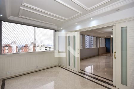 Sala de TV de apartamento para alugar com 4 quartos, 245m² em Vila Suzana, São Paulo