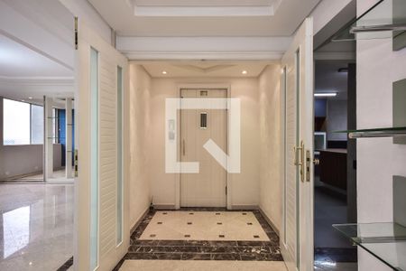 Entrada de apartamento para alugar com 4 quartos, 245m² em Vila Suzana, São Paulo