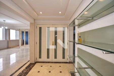 Entrada de apartamento para alugar com 4 quartos, 245m² em Vila Suzana, São Paulo