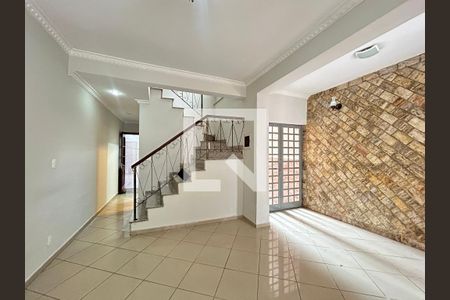 Sala de casa para alugar com 3 quartos, 180m² em Parque Sao Domingos, São Paulo