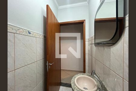 Lavabo de casa para alugar com 3 quartos, 180m² em Parque Sao Domingos, São Paulo