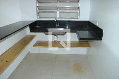 Sala/Cozinha de casa para alugar com 1 quarto, 42m² em Jardim Nayara, Embu das Artes