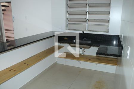 Casa para alugar com 1 quarto, 42m² em Jardim Nayara, Embu das Artes