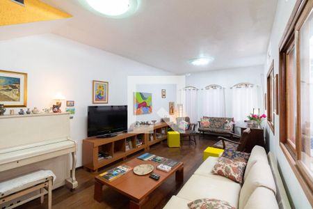 Sala de casa à venda com 3 quartos, 240m² em Cidade São Francisco, São Paulo