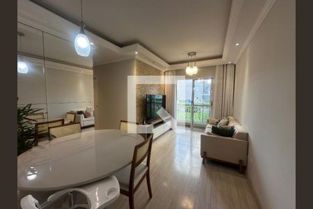 Sala de apartamento para alugar com 3 quartos, 68m² em Jardim Tupanci, Barueri