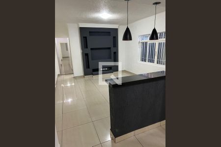 Sala de casa à venda com 3 quartos, 220m² em São Lucas, São Paulo